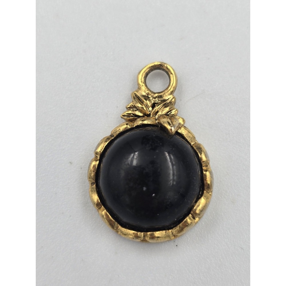 LCi Vintage Liz Claiborne‎ Gold Tone Black Cabochon Gold tone Pendant Charm - Picture 4 of 7